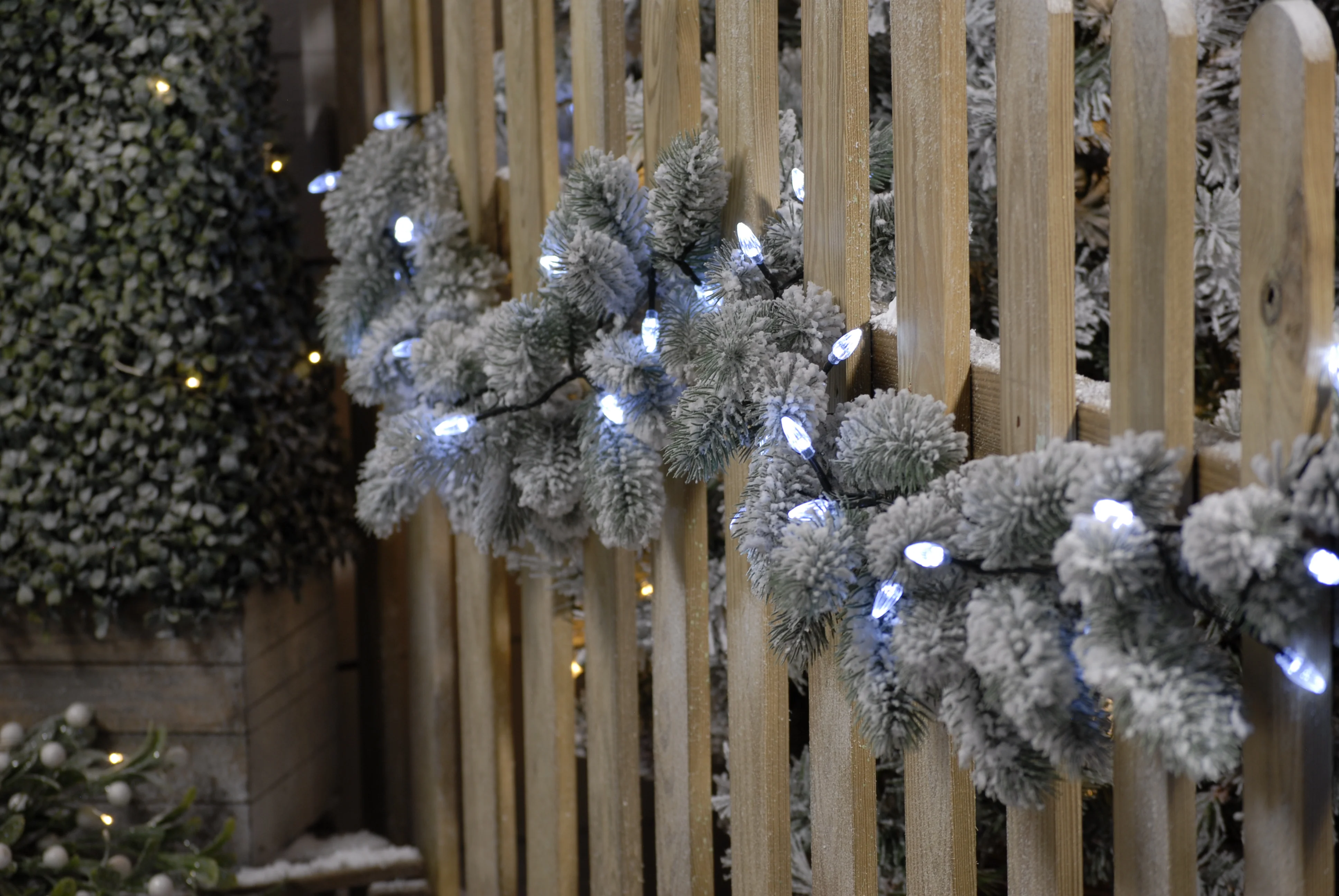 400 Diamond Fairy Lights in Ice White - Image 3