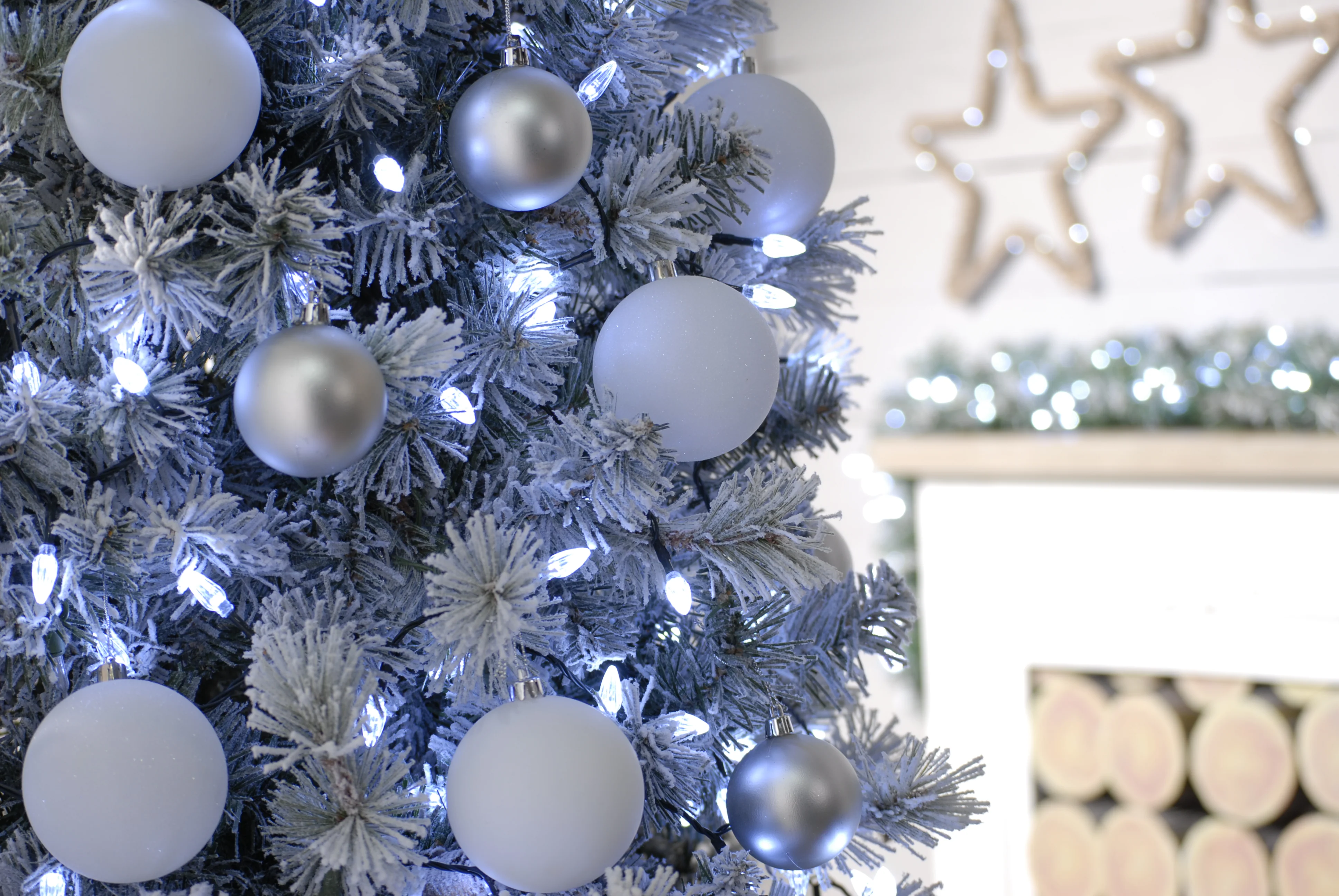 400 Diamond Fairy Lights in Ice White - Image 4